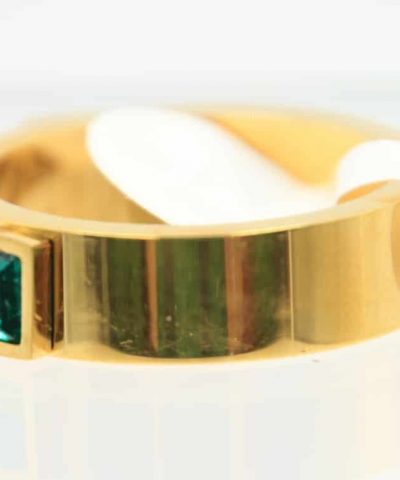 Ring goldfarben in Edelstahl grün Ansicht von der Seite