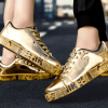 Schuhe Sneaker Gold Schrift am Fuß 5
