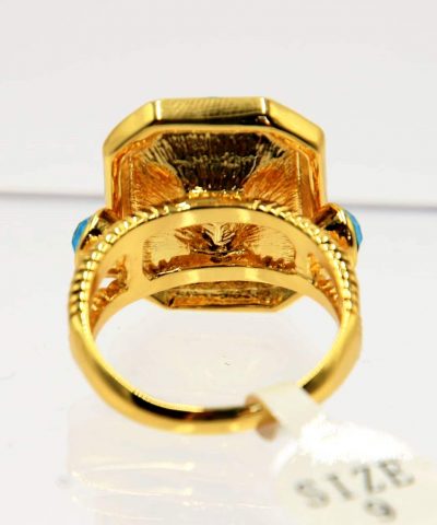 Ring goldfarben mit hellblauen Glasstein Rückansicht 4