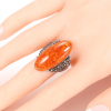 Ring silberfarben mit orangefarbenen ovalen Stein am Finger 4