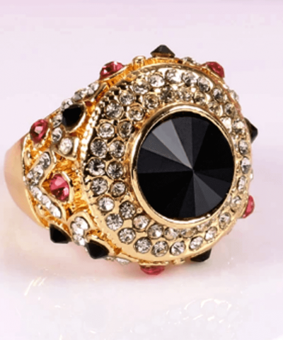 Ring goldfarben schwarzer Stein mit Strass schräg 4