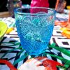 Geschirr Gläser Set bunt Kaschmir in hellblau aus der Nähe