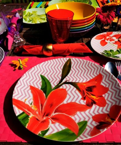 Geschirr Teller Blumen - Rote Blume auf Porzellanteller